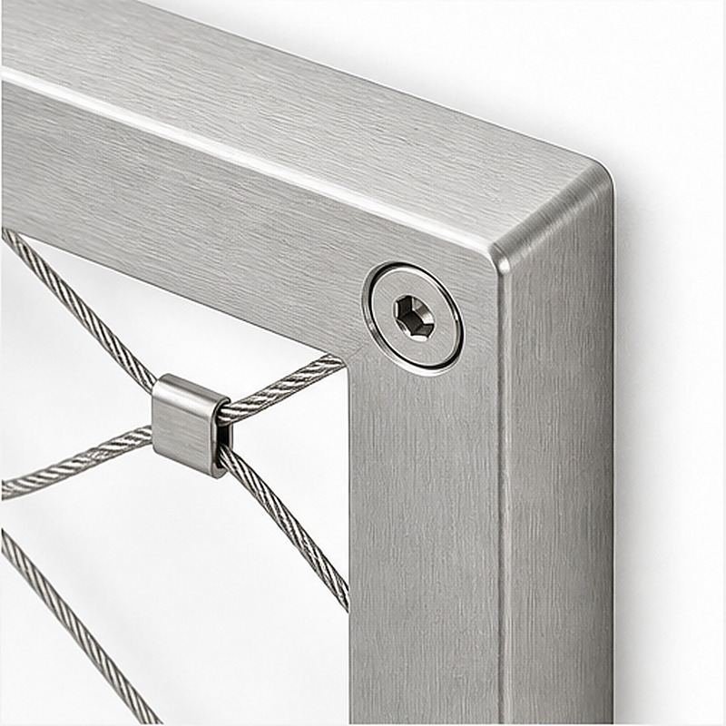 Compact Diamond Mesh Frame — Silver appearance