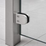 Flanged D-shaped Glass Clamp