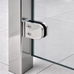Reflective Silver Flanged D-shaped Glass Clamp